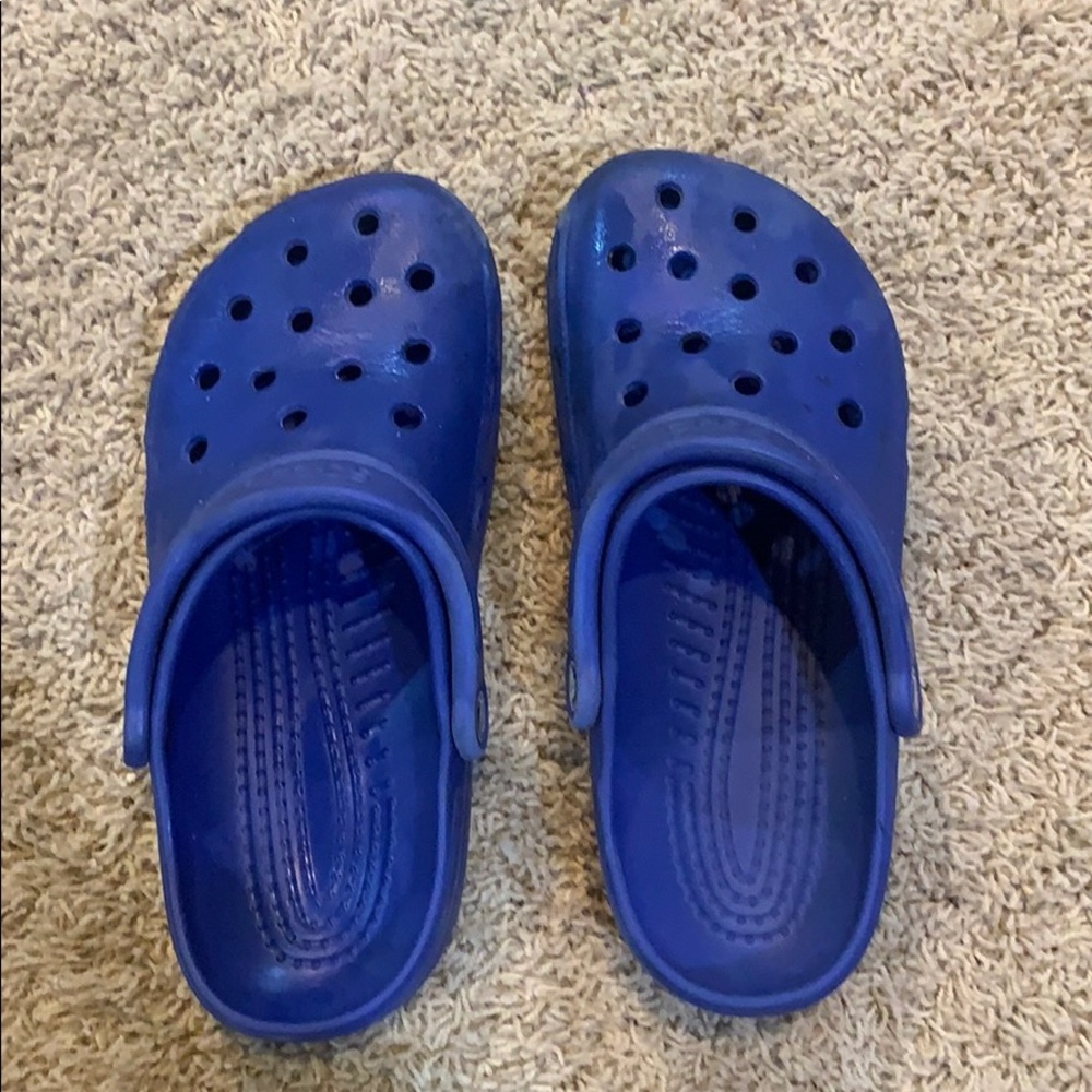 crocs